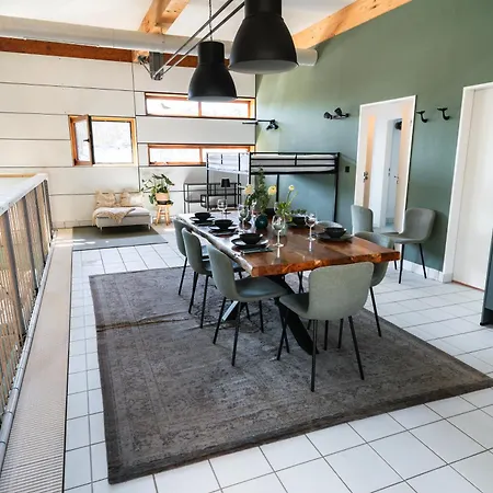 Badeanstalt I Loft Nuernberg I 5 Minuten Zu Fuss Zum Kostenlosen Naturbad I Messenaehe I Waldnaehe Nyaraló